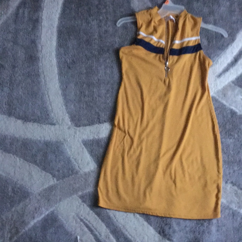 Nice yellow dress
